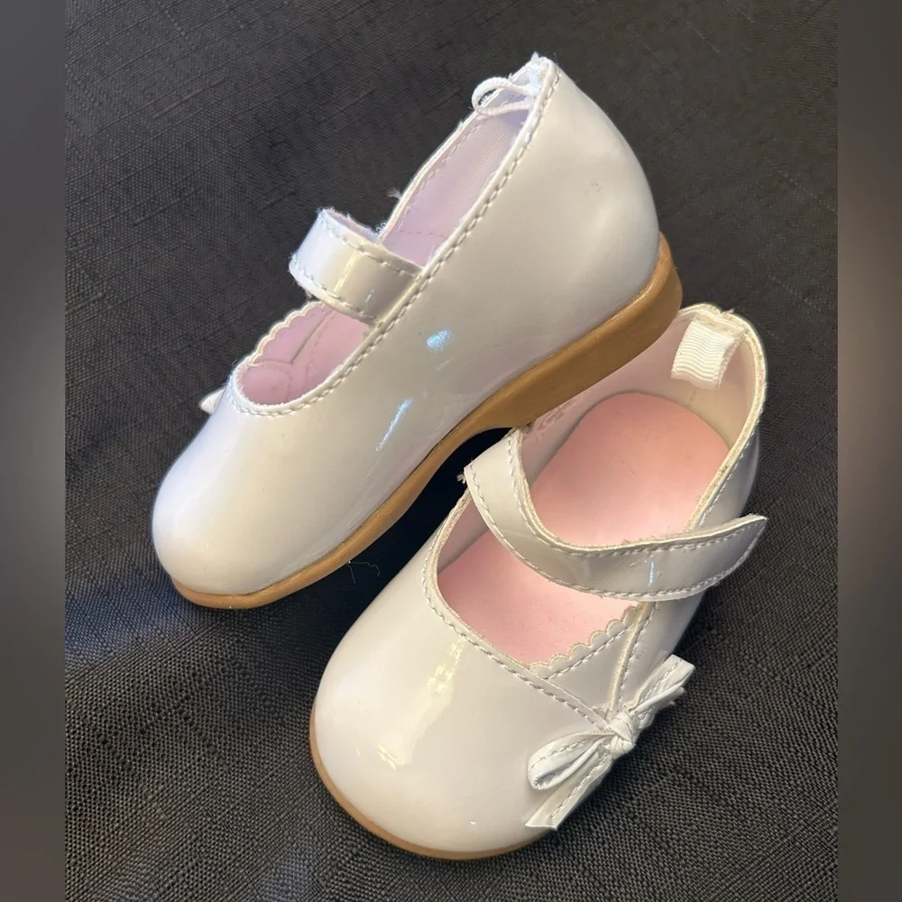 Trim foot Co. white toddler‎ shoes Sz-3 (6-9months) New with tags.  H